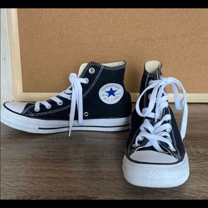 Black high top converse